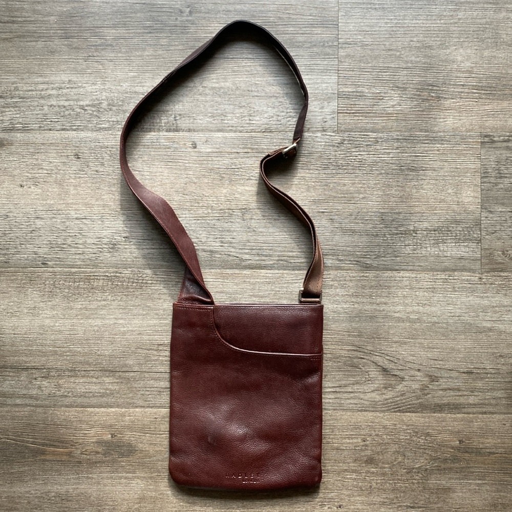 Radley London medium dark brown leather crossbody bag. Adjustable